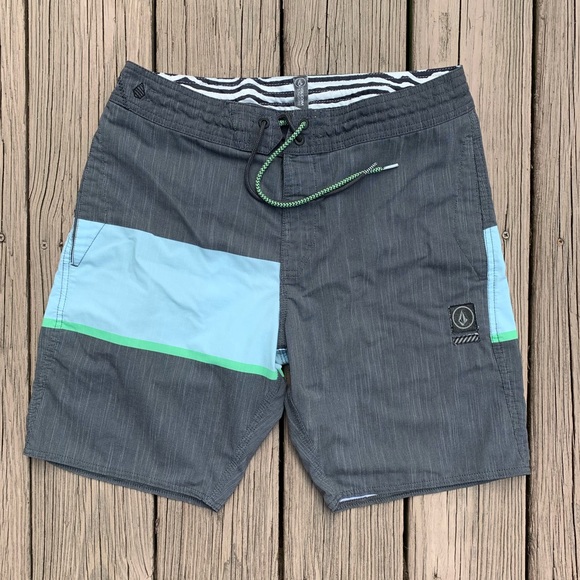 Volcom Other - Volcom Men’s Slingers Boardshorts Size 30